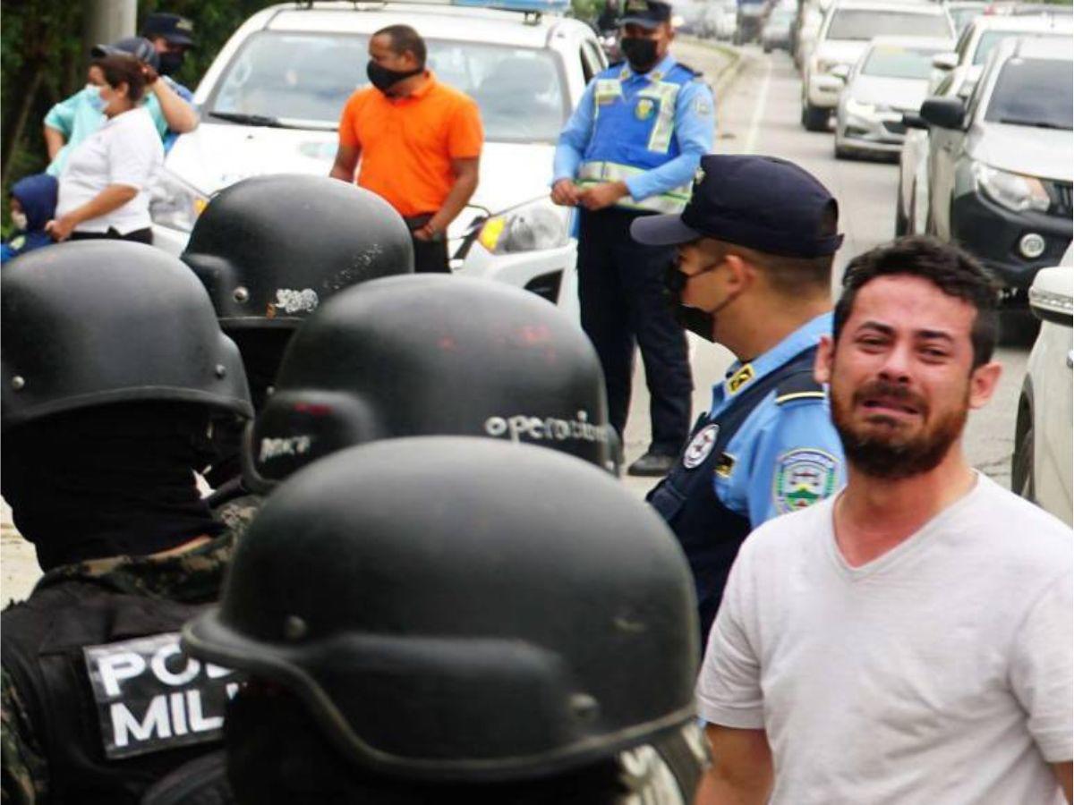 Roger Enrique Lanza González llegó llorando a la escena del crimen.