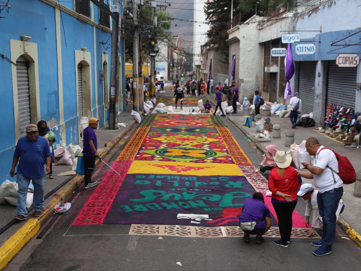 Devotos capitalinos unificados con todas las actividades de Semana Santa