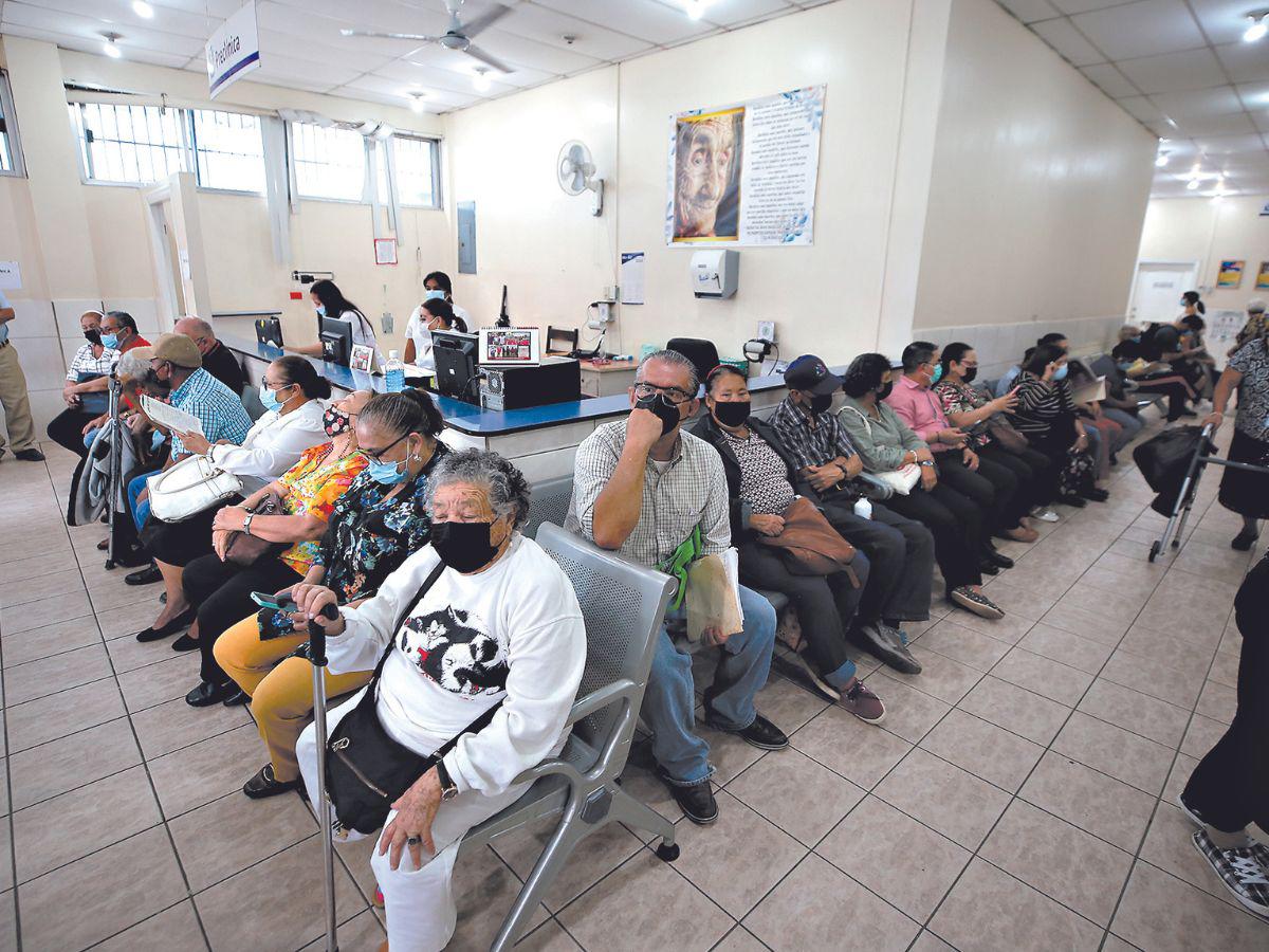 Aunque el acceso a las tecnologías no es tan importante para los que pertenecen a la generación de baby boomers y silenciosa, la salud de calidad si es una prioridad y obtenerla es un desafío en el Distrito Central.