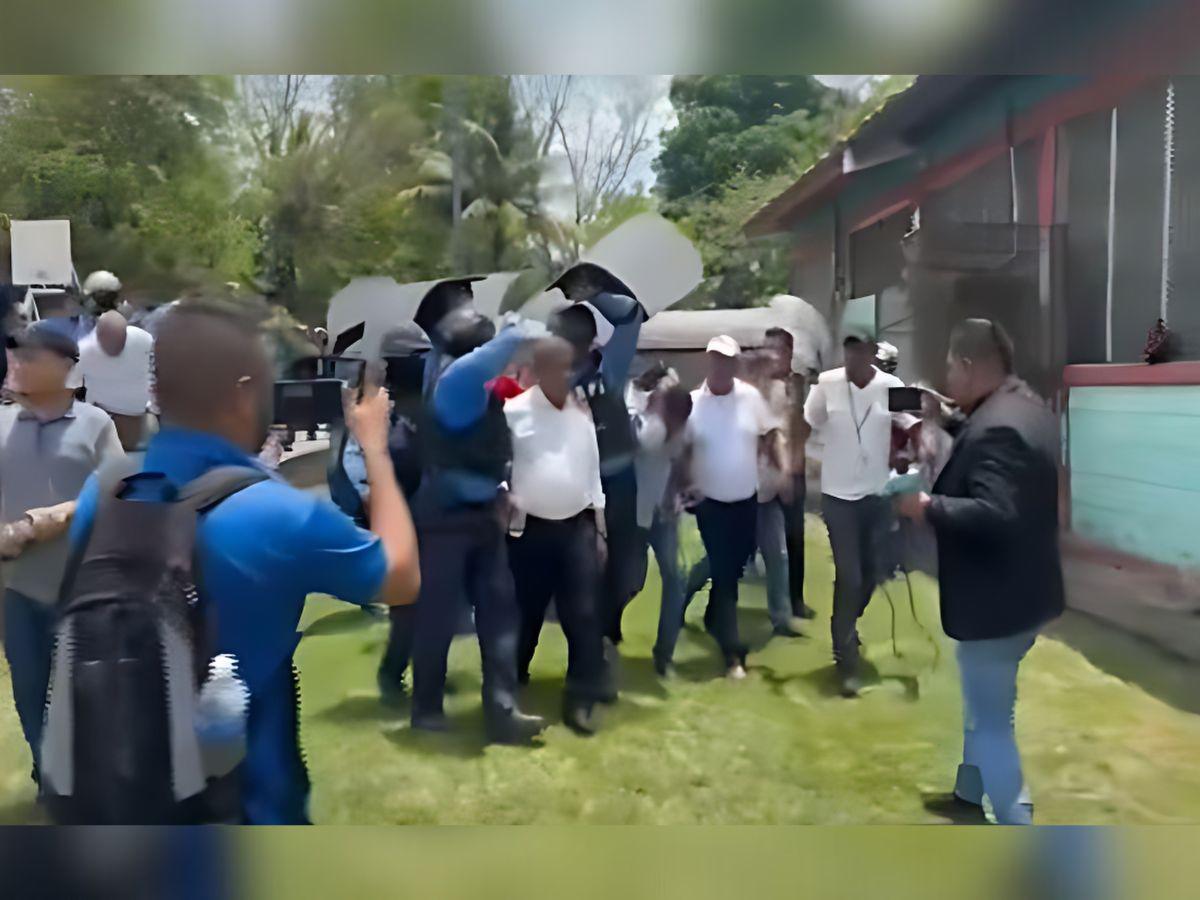 A pedradas sacan a alcalde de Tocoa de cabildo abierto
