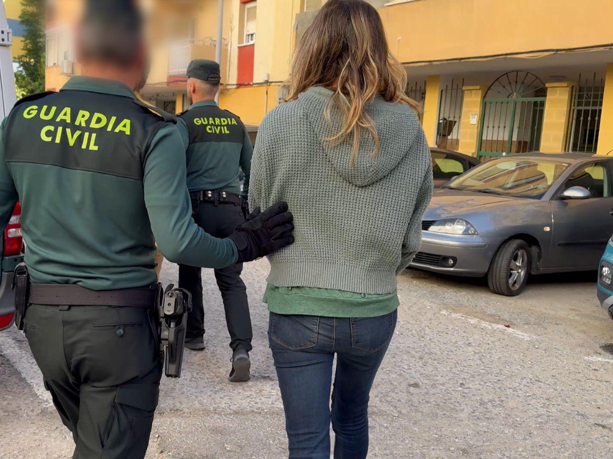 Detienen pareja en España; iban a matar a su hijo por estar “poseído”