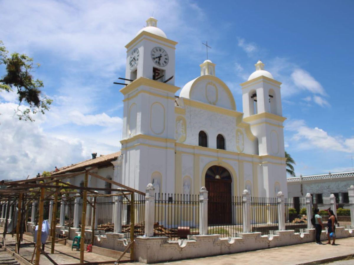 A un costado de lo que fue la “gran plaza”, convertida a finales del siglo XIX en parque central, se encuentra la ahora catedral, dedicada a San Marcos Evangelista.