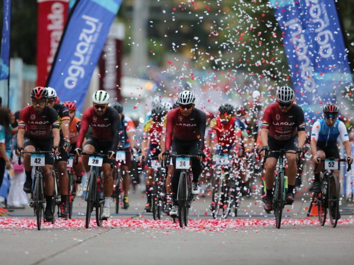 Adrenalina sobre ruedas: ¡Así inició la Vuelta Ciclística de EL HERALDO 2024!