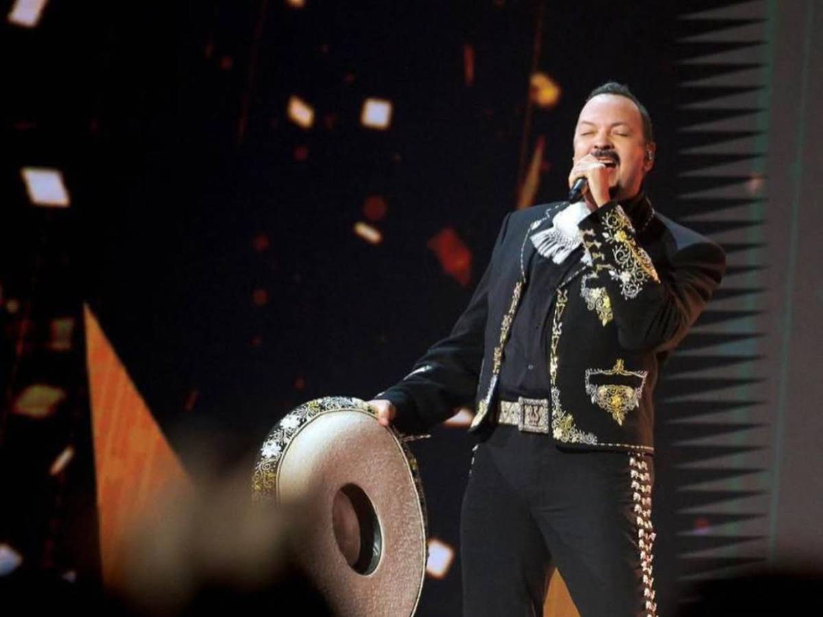 Pepe Aguilar niega pagar para que Ángela esté en eventos