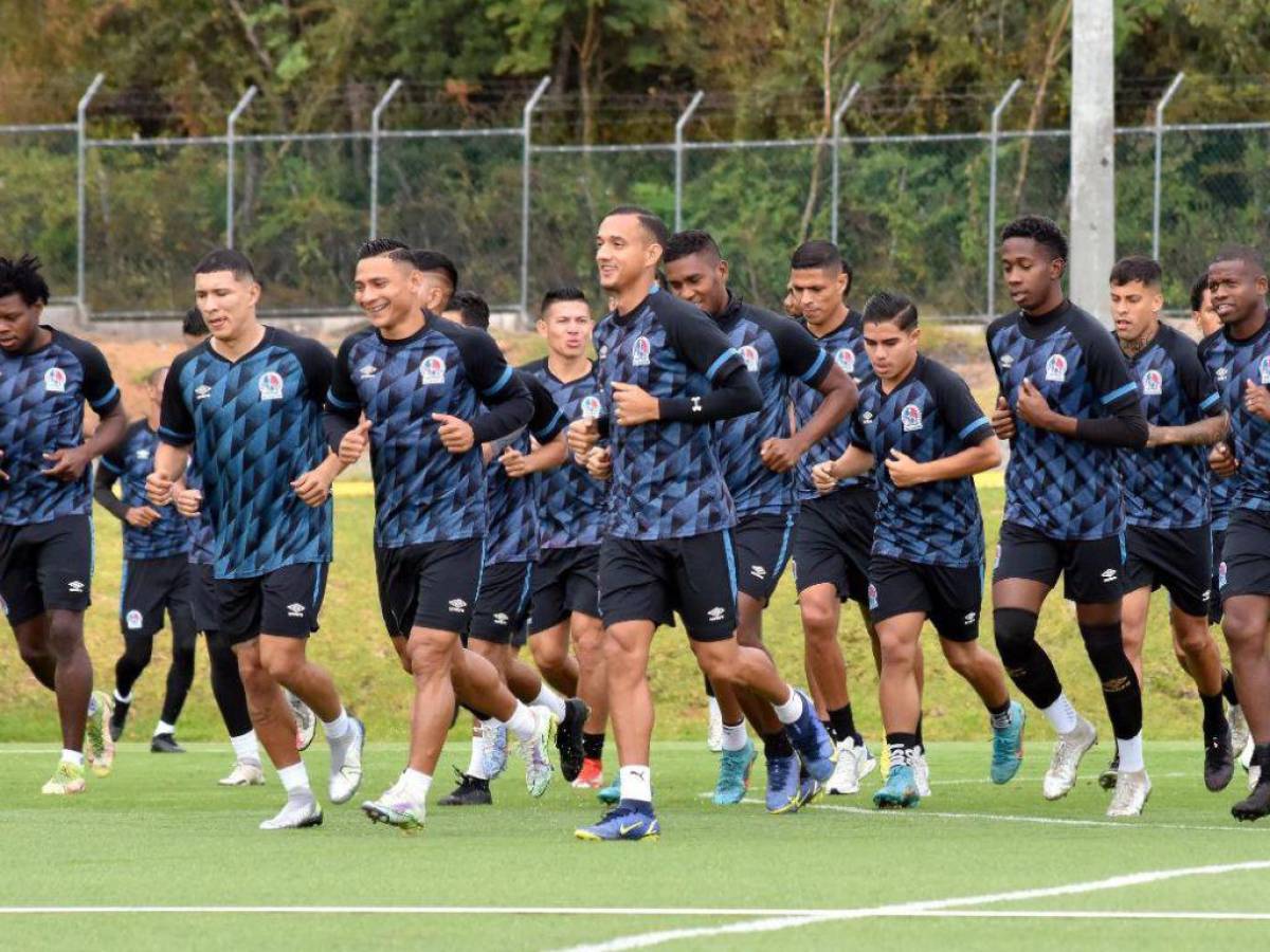 ¡Con visita de lujo incluida! En su segundo día de pretemporada Olimpia ya entrenó con Solani Solano y Kevin López en el CAR