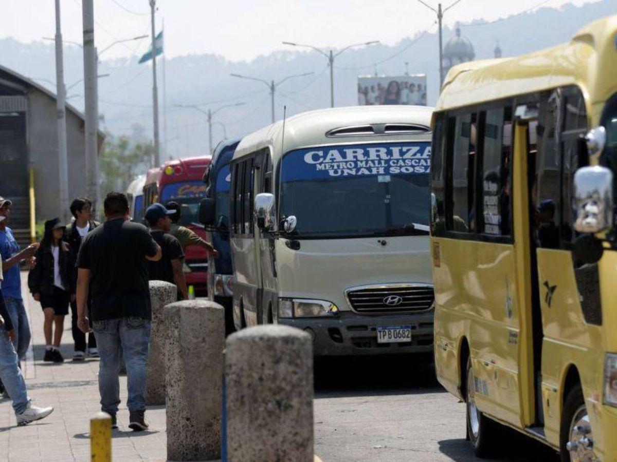 Transportistas amenazan con paro a nivel nacional por incumplimiento del gobierno