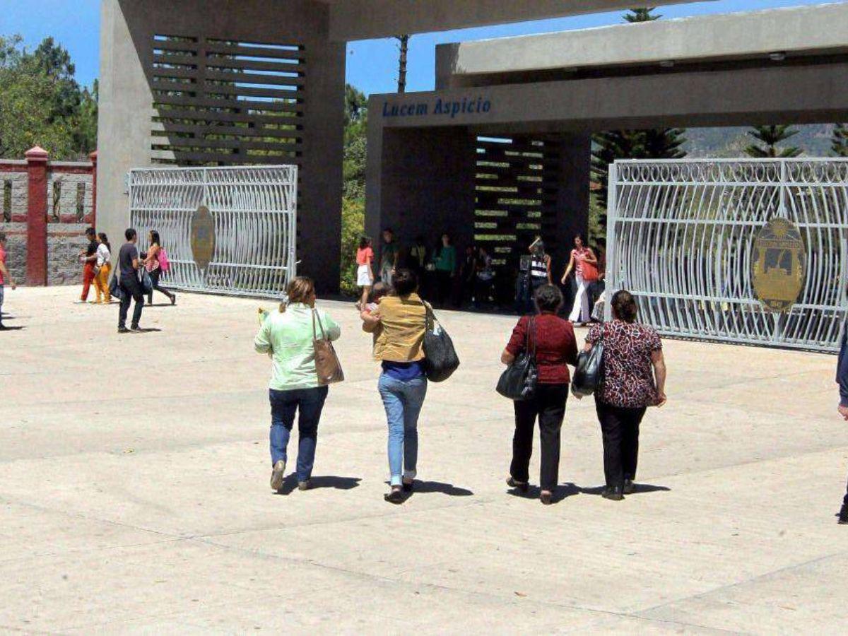 La UNAH abre convocatoria de becas para sus estudiantes