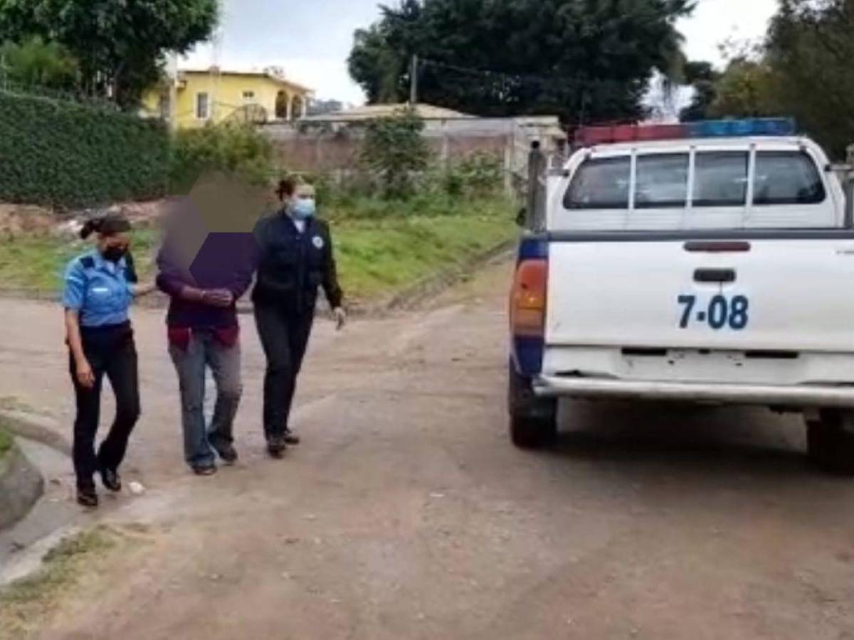 Detienen a mujer acusada de maltratar a sus cuatro hijos en El Paraíso