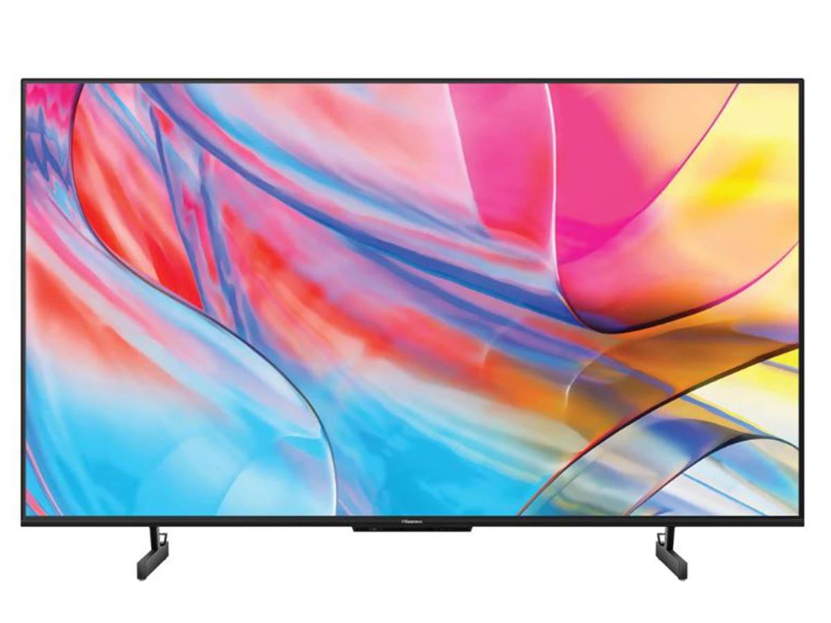 <i>Convierte cualquier espacio en un cine con el Hisense 55” QLED Google TV 4K, ofreciendo imágenes nítidas y un sonido envolvente.</i>