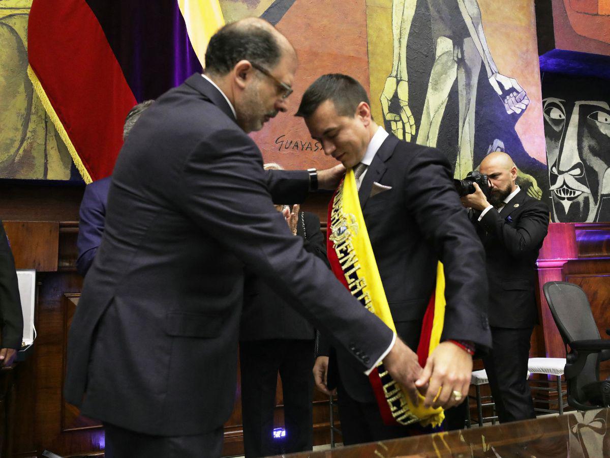 Daniel Noboa toma el poder como el presidente más joven de Ecuador