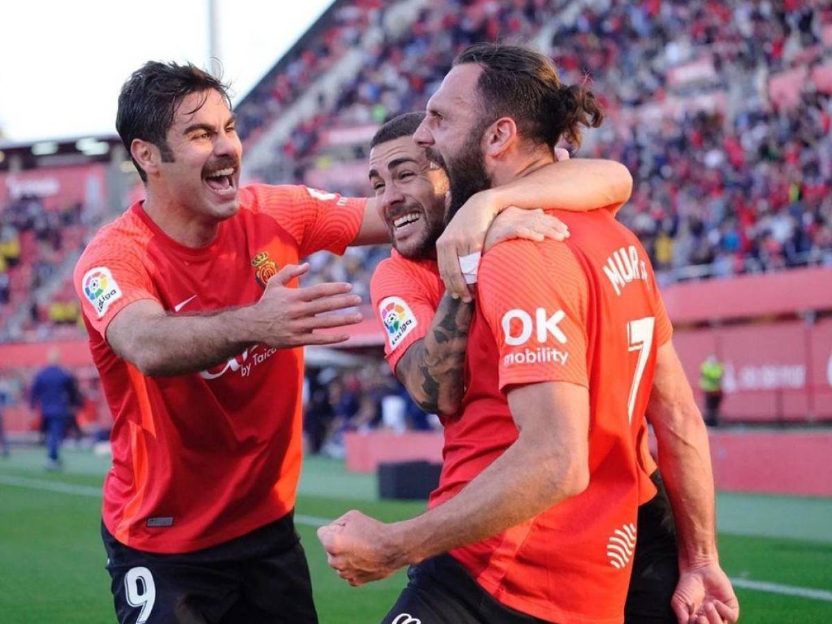 El Mallorca gana y huye del descenso mientras hunde al Alavés