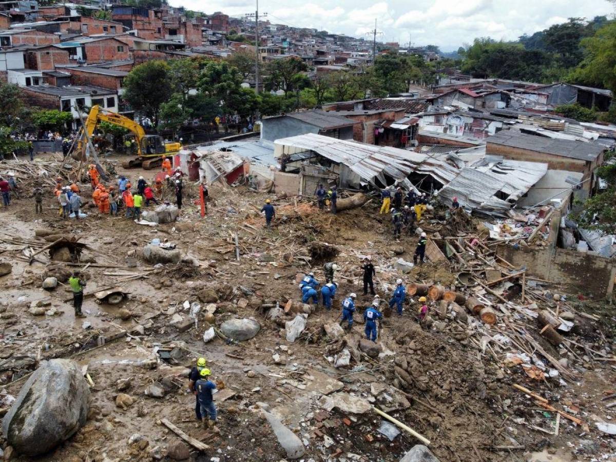 Al menos 11 muertos y una decenas de heridos por deslizamiento de tierra en Colombia