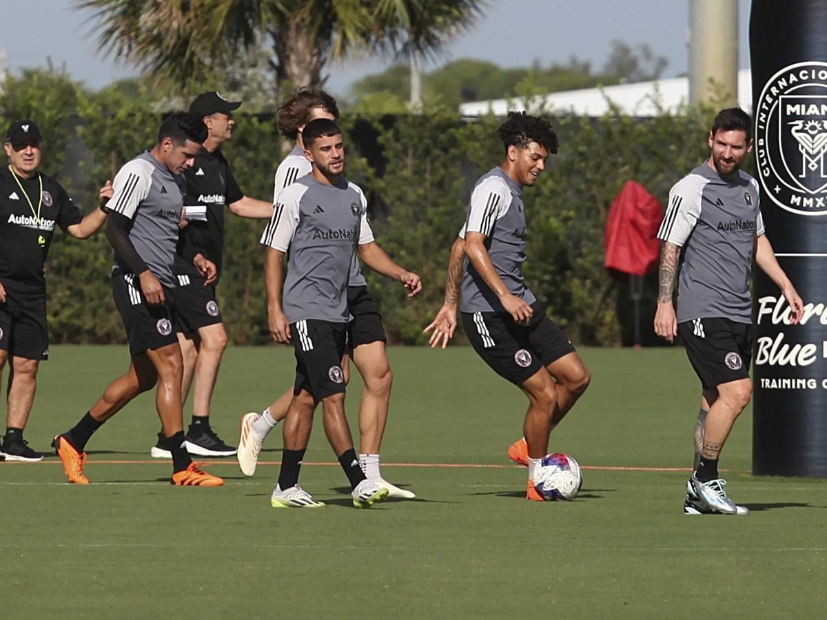 El catracho entrenando junto al mejor jugador del mundo.