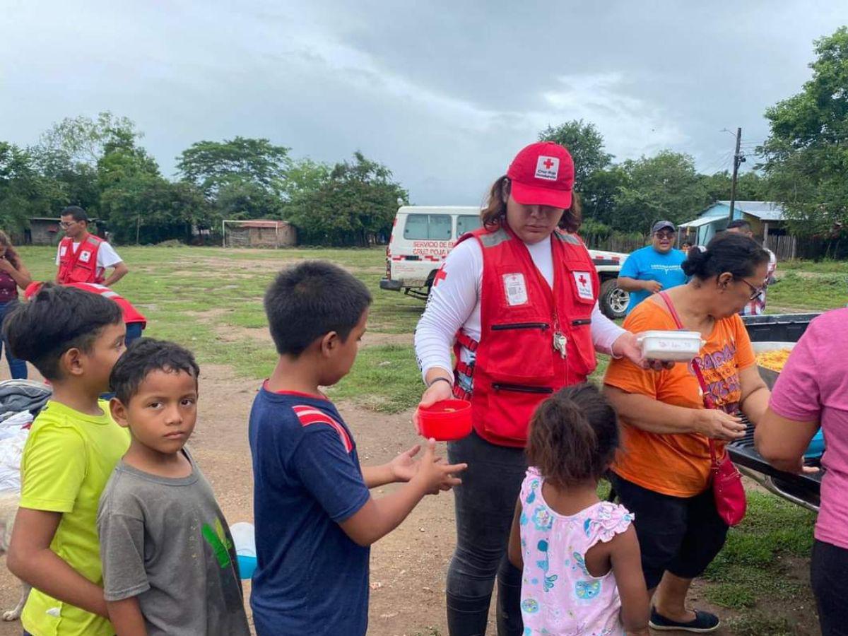 Sufrimiento, dolor e impotencia entre los afectados por la tormenta tropical Sara