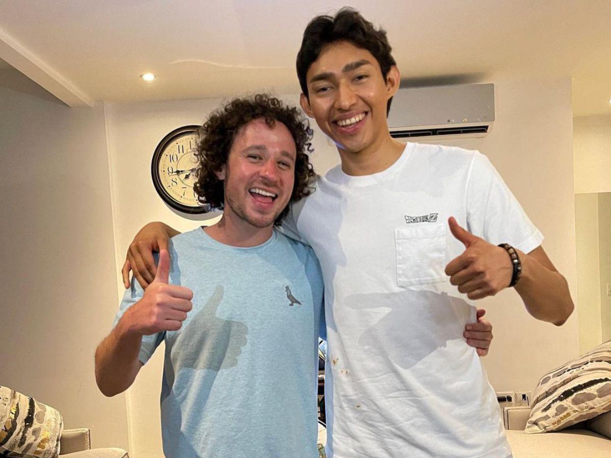 En la imagen se observa a Luisito Comunica junto al creador de contenido salvadoreño, Fernanfloo, quien es uno de los youtuber con más suscriptores que Kimberly Loaiza.