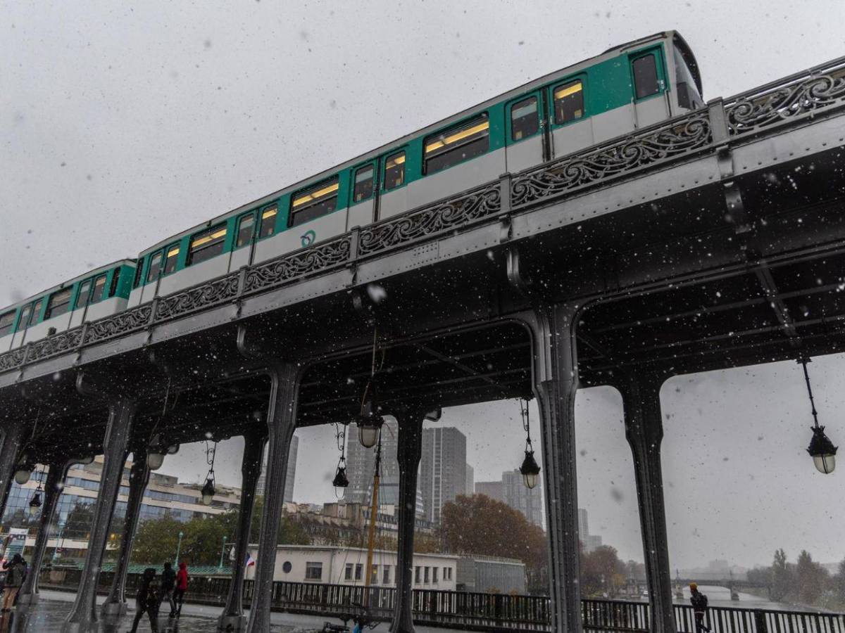 Temporal de nieve en Francia: vuelos cancelados y carreteras colapsadas