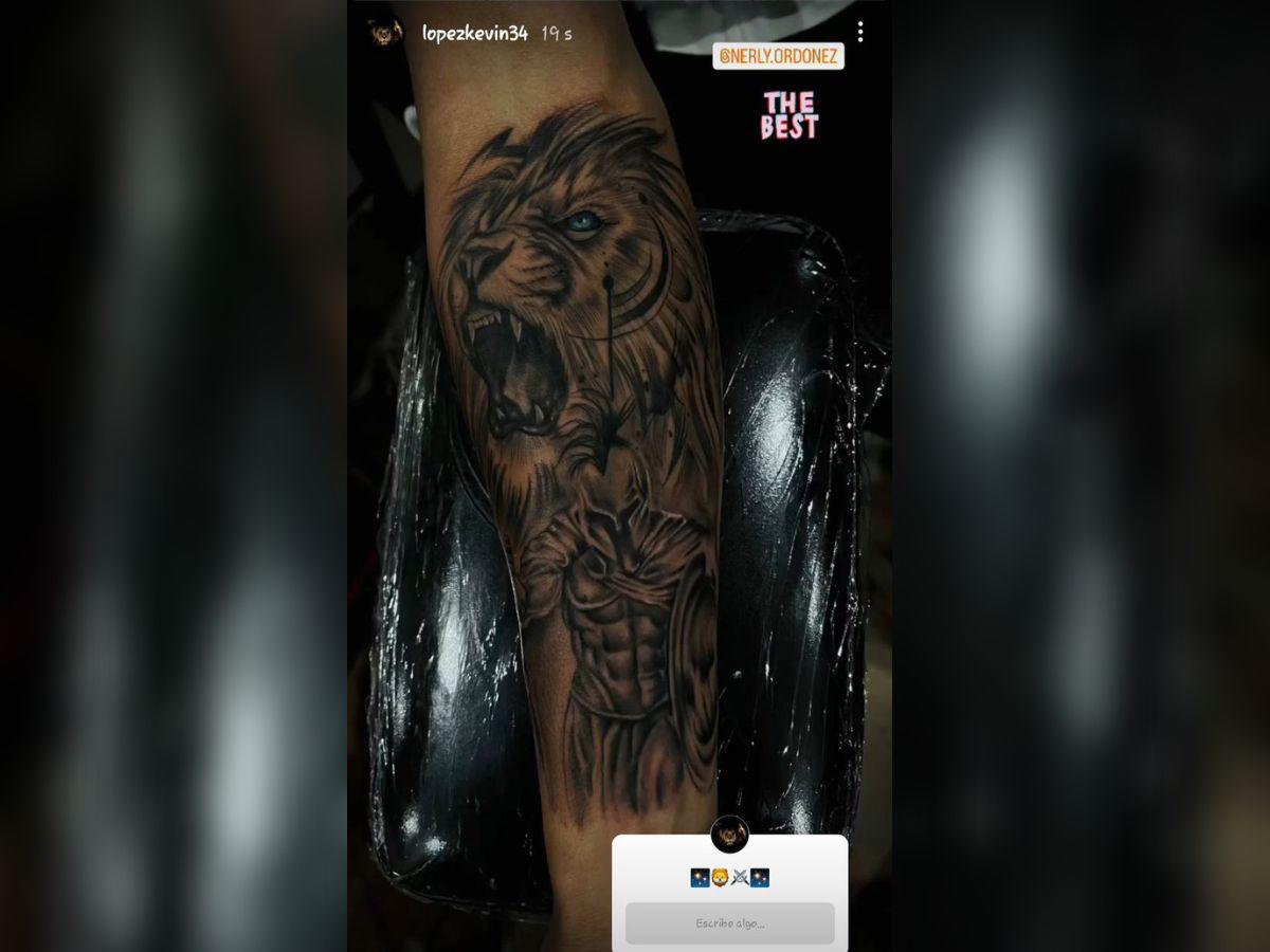 Kevin López compartió en una historia de Instagram su nuevo tatuaje.