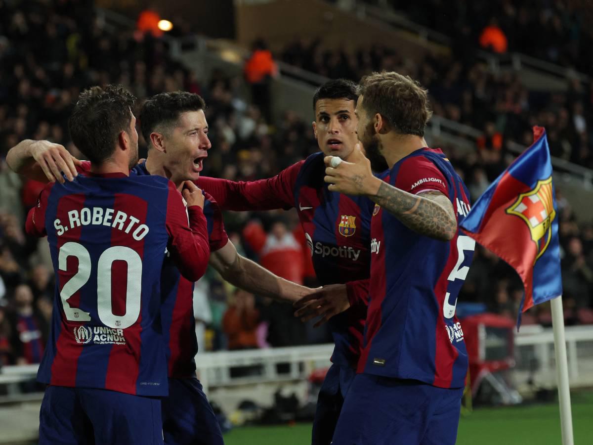 Barcelona gana con Hat-trick de Lewandowski ante Valencia por La Liga