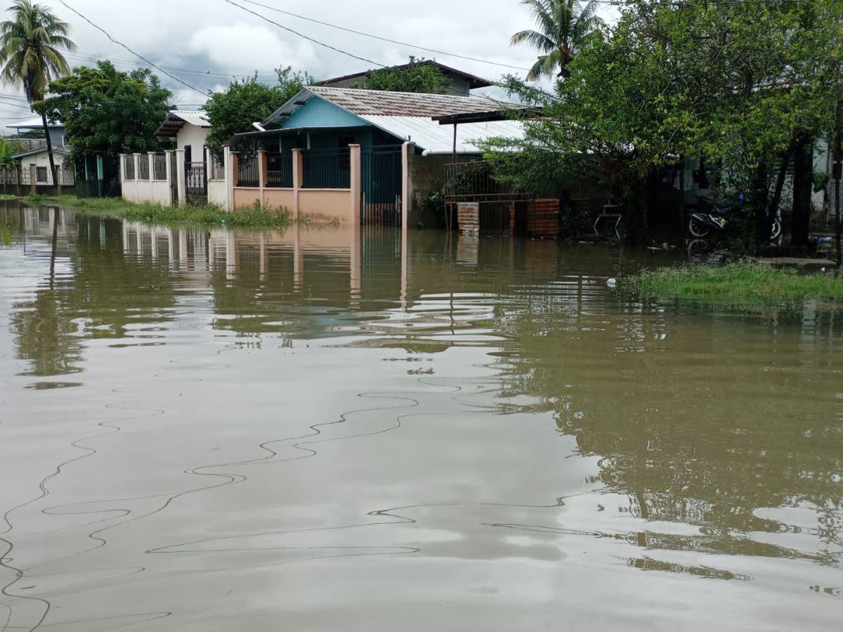 Lluvias provocan inundaciones catastróficas en el norte de Honduras