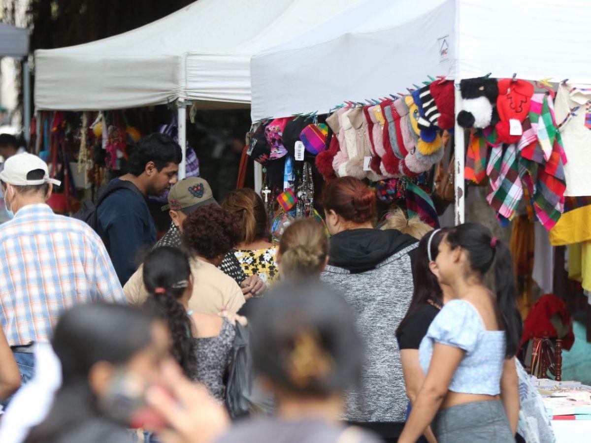 ¡Ni caminar se puede! Así se encuentra el Centro de la capital justo antes de Nochebuena