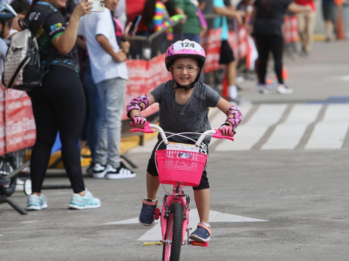 Talento en dos ruedas: las niñas brillaron en la Vuelta Ciclística Infantil 2024