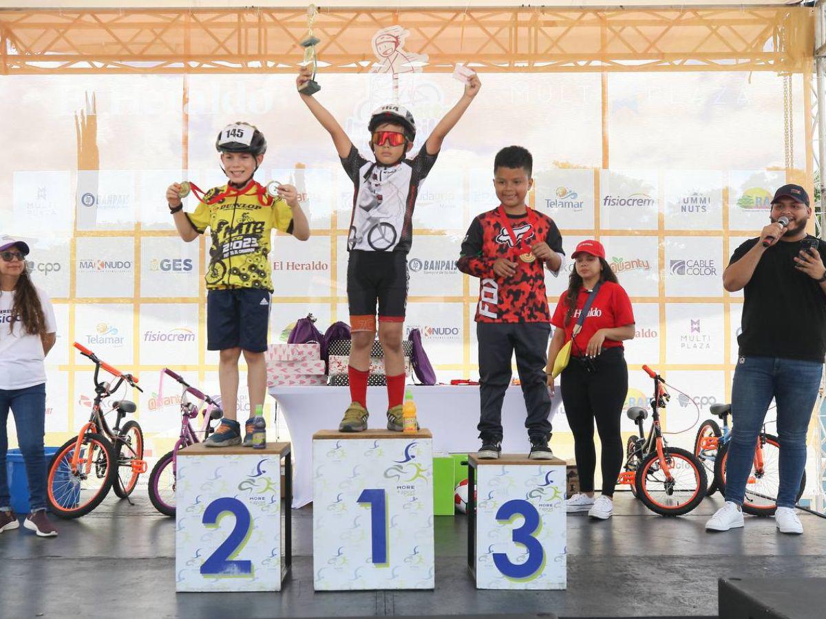 Momento de gloria: Así fue la entrega de premios a los ganadores de la Vuelta Ciclística Infantil 2024