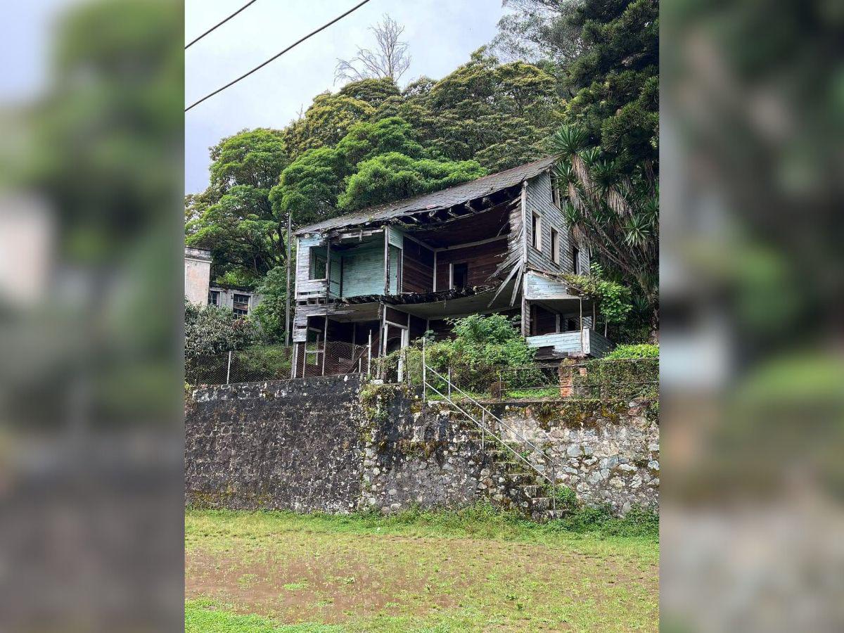 Riqueza histórica de edificios de San Juancito desaparece por descuidos