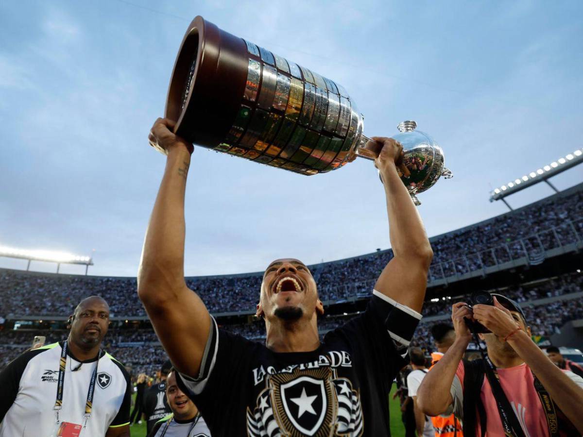 ¡Conmovedor! Capitán del Botafogo le dedica la Copa Libertadores a su padre fallecido