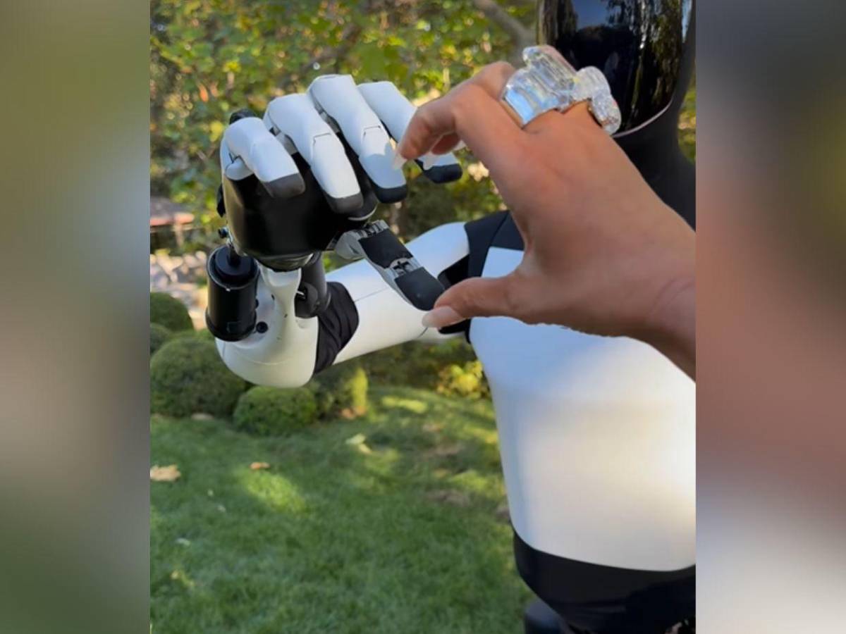 Así es el robot de Tesla que Kim Kardashian compró: “Puede regar plantas”