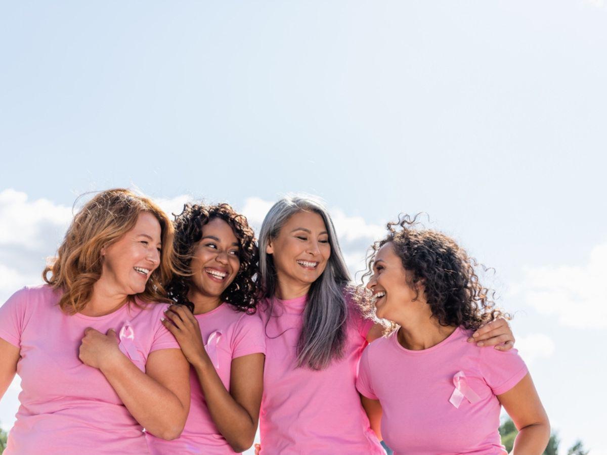 Muchas mujeres entran en depresión tras su diagnóstico de cáncer de mama, por lo que es vital que busquen mecanismos de ayuda como terapias y grupos de apoyo para que puedan sobrellevar mejor el impacto emocional.