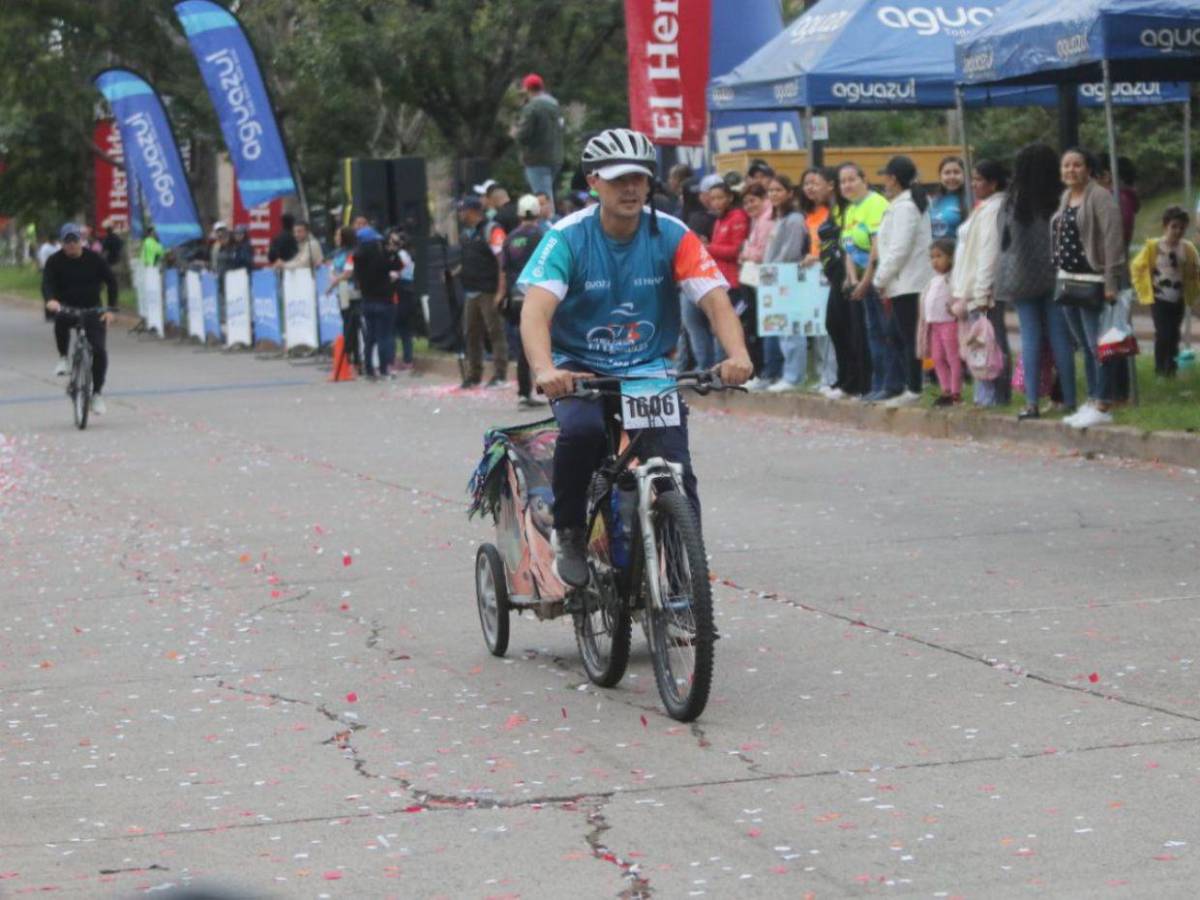 Curiosidades que marcaron la decimotercera Vuelta Ciclística EL HERALDO