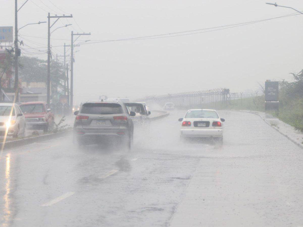 Continuarán las lluvias durante el fin de semana, según Cenaos