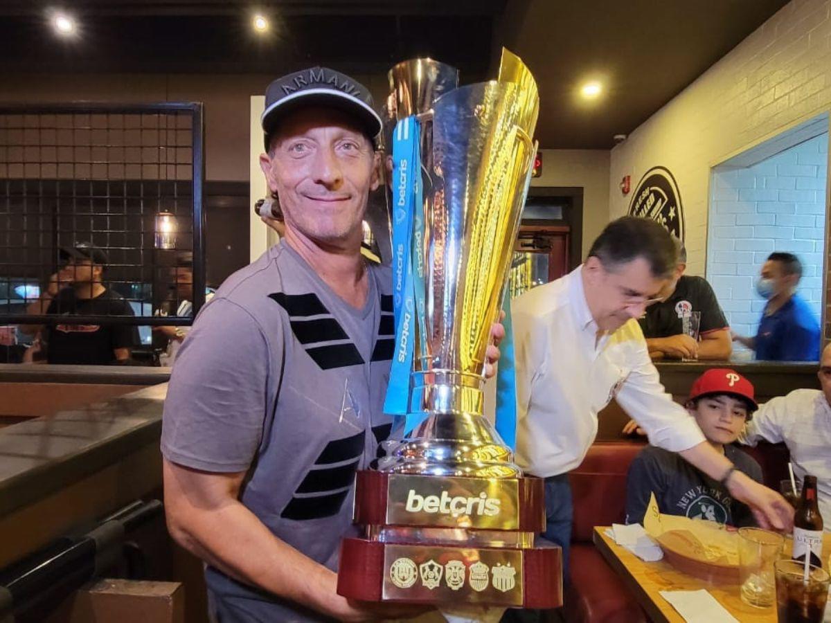 Pedro Troglio también sonó fuerte para ser el entrenador de Honduras.