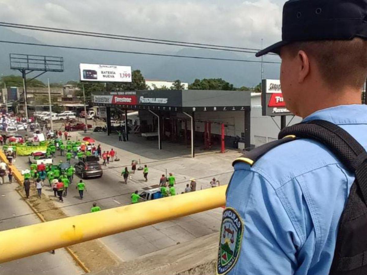 Policía Nacional despliega operativo durante marcha del 1 de mayo en Honduras