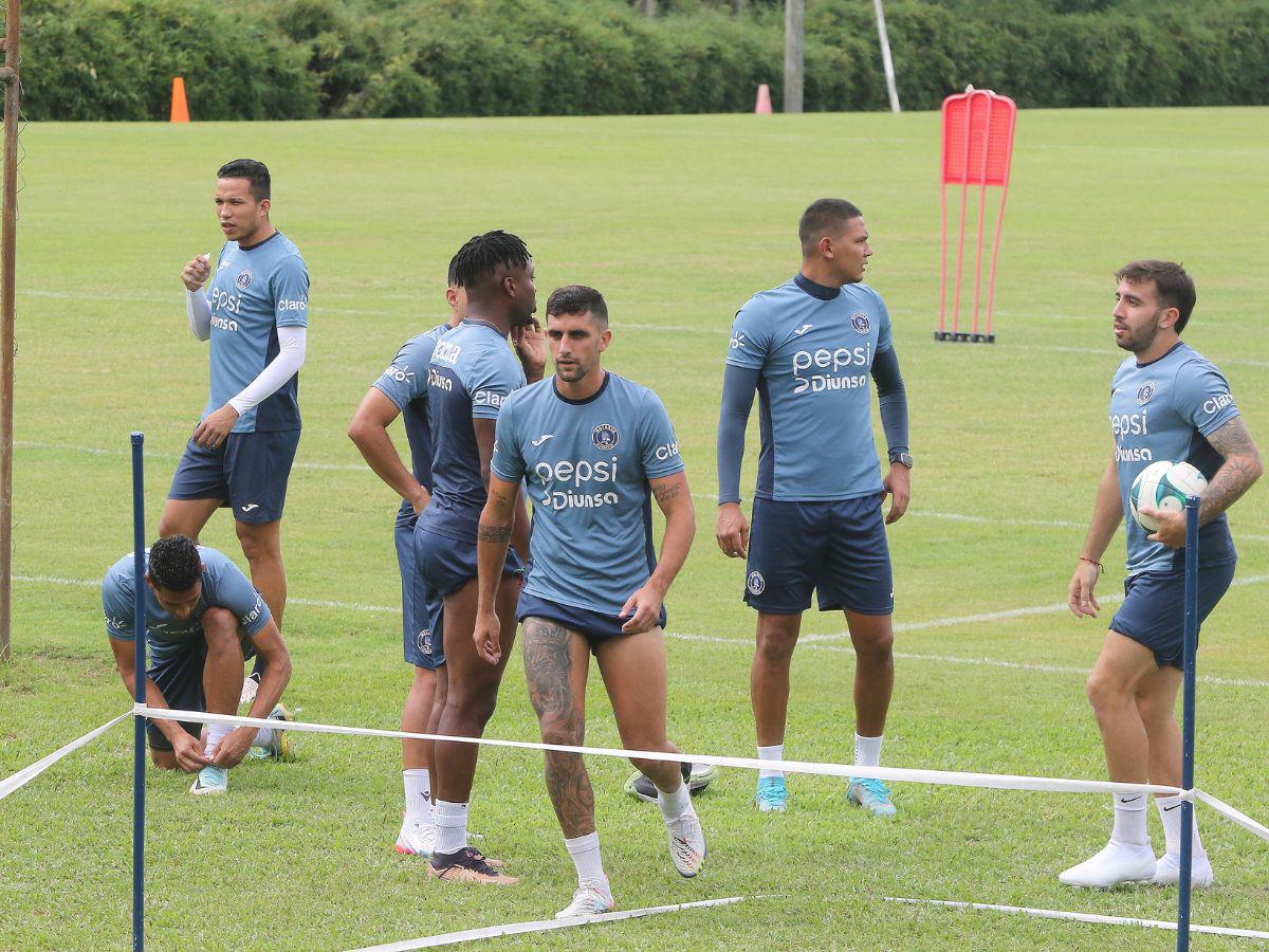 El plantel azul entrenó a tope de cara el debut ante Lobos UPN.