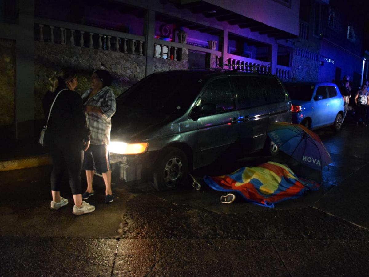 La lamentable escena ocurrió en la calle principal del antañón barrio El Manchén.