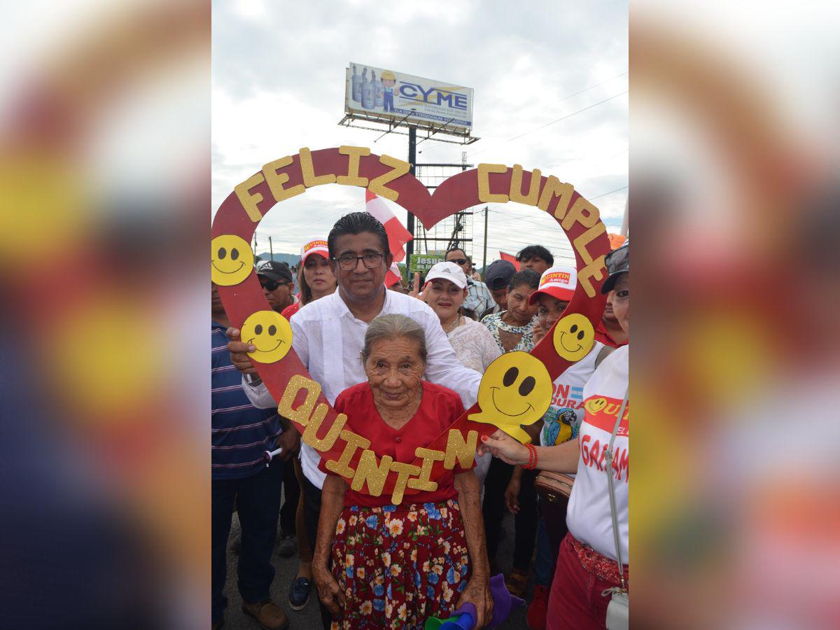 Quintín Soriano celebró su cumpleaños marchando con la población de Choluteca