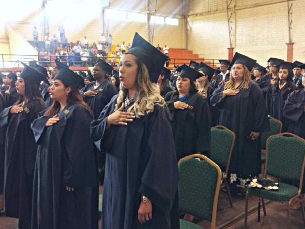 UPNFM gradúa un total de 223 nuevos profesionales