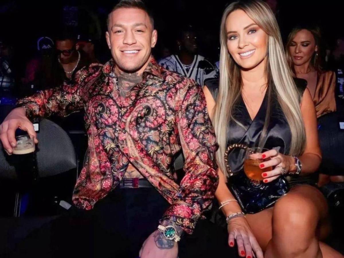 Dee Devlin, esposa de Conor McGregor, cuestiona a mujer que lo denunció