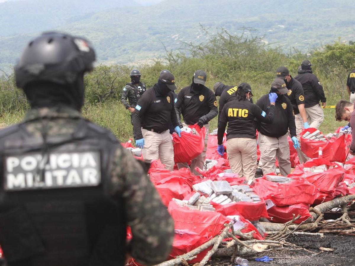 Incineran 3,993 kilos de coca decomisada a colombianos en el Caribe