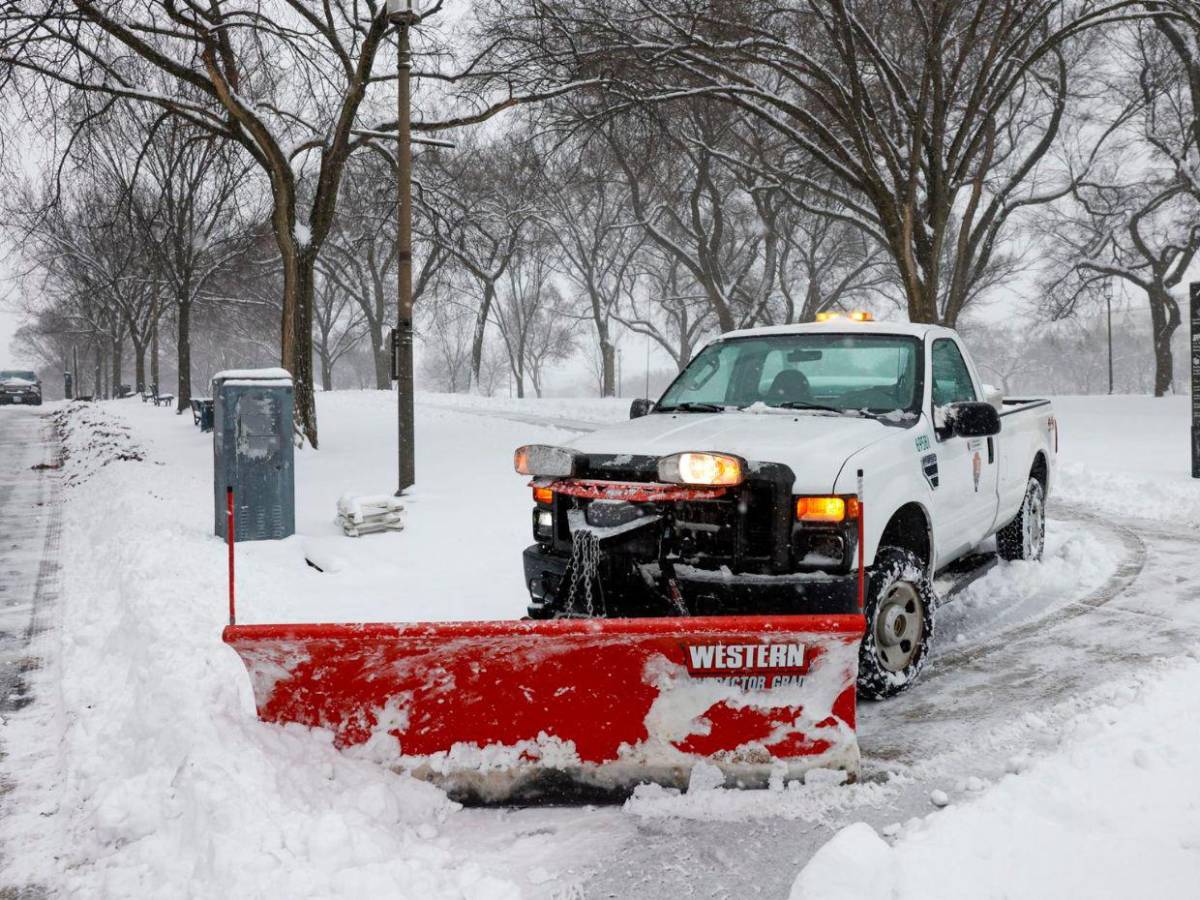 Tormenta invernal azota Estados Unidos afectando miles de vuelos