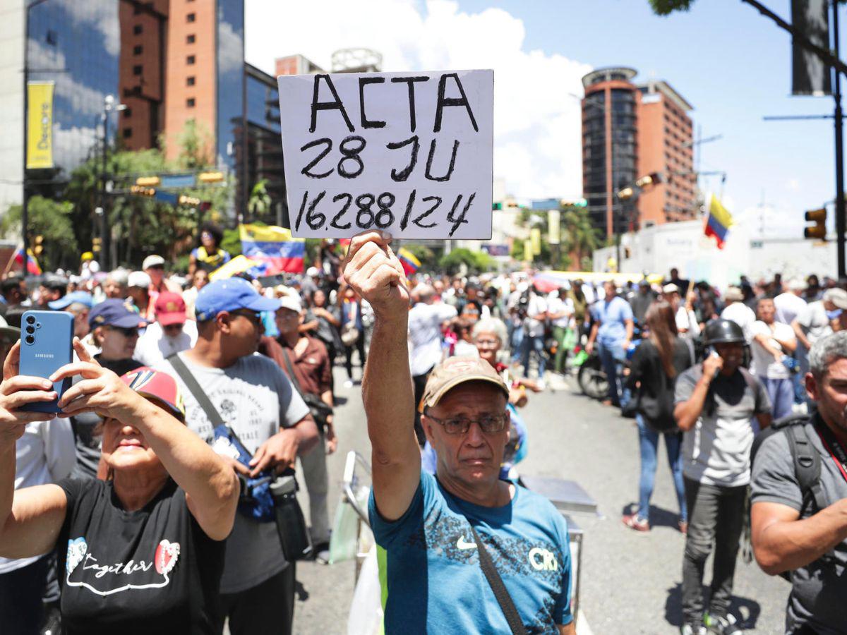 Liberan a 30 adolescentes que estaban detenidos por protestar contra Maduro