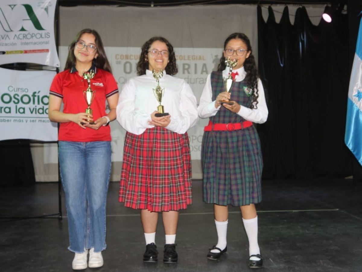 Estudiante Linda Varela gana primer lugar de concurso de oratoria