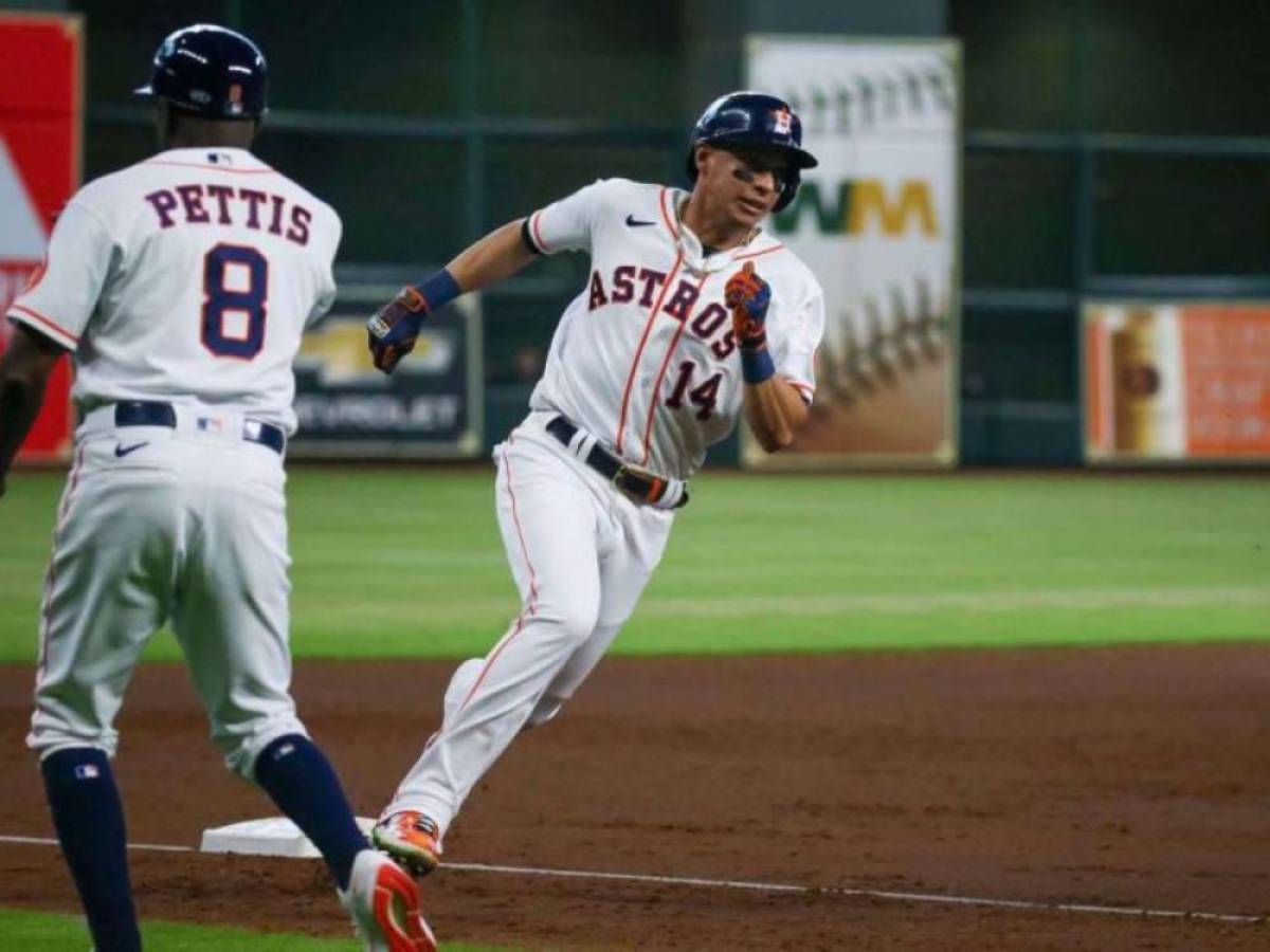 Mauricio Dubón conecta su hit número 95 en la derrota de los Astros ante los Ángeles