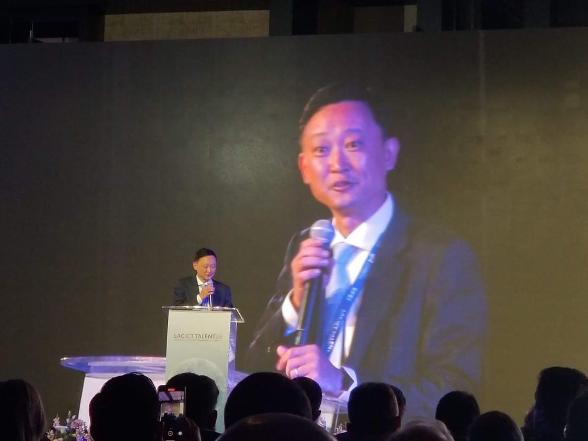 Jeff Wang, presidente del Departamento de Asuntos Públicos y Comunicaciones de Huawei.