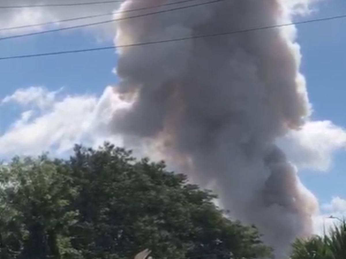 Una persona muerta y pérdidas económicas: imágenes de voraz incendio en Catacamas