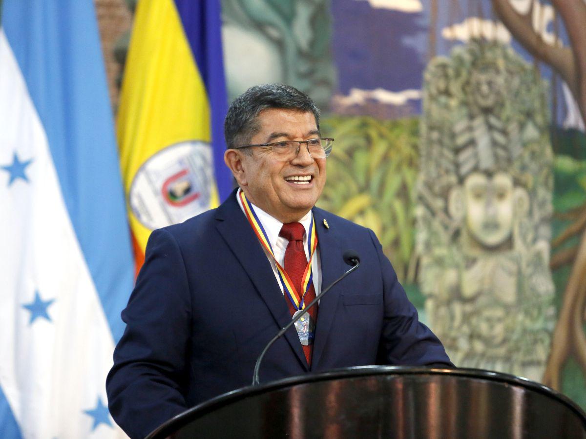 Un homenaje a Candelario Reyes; hombre de letras, teatro y humildad