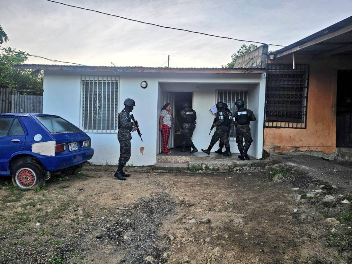 Con helicópteros, perros y motos patrullan colonias de la ciudad capital