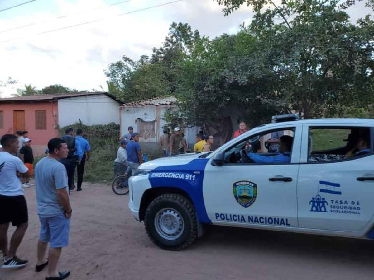 Las autoridades policiales llegaron al lugar de los hechos para comenzar la investigación.