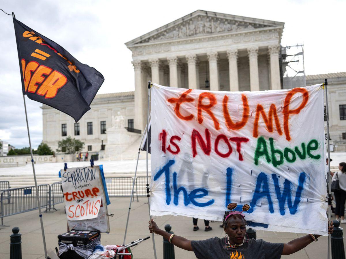 Corte Suprema de EUA devuelve inmunidad a Donald Trump